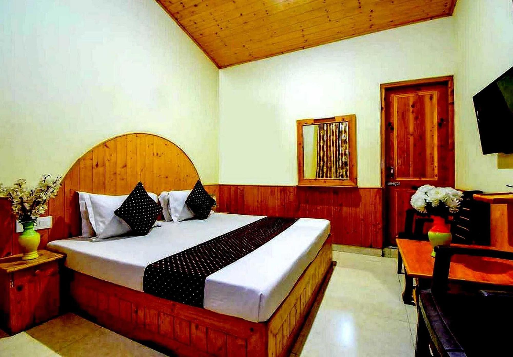 Oyo Flagship 82405 Cochin Villa Manāli Exterior foto